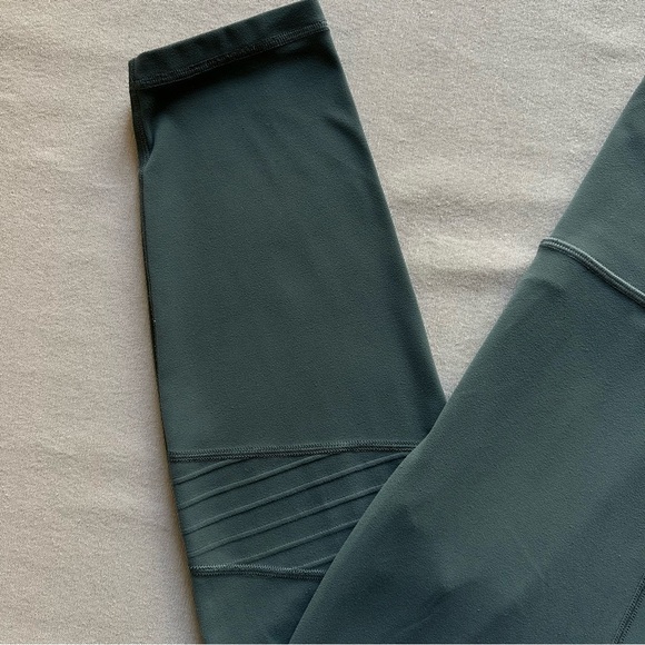 Athleta Inclination Moto Tight Green 27” Leggings with Pockets - Picture 3 of 8